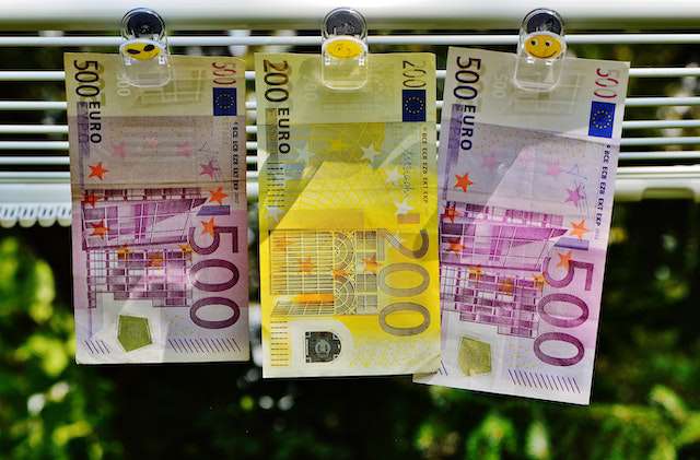 witwassen Contante betaling en zwart geld